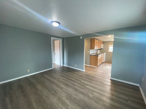 3rd image of 83650 N Pacific Hwy #15