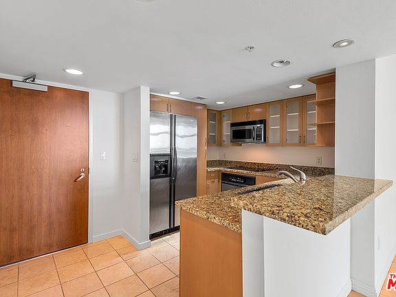 2nd image of 13700 Marina Pointe Dr Unit 715