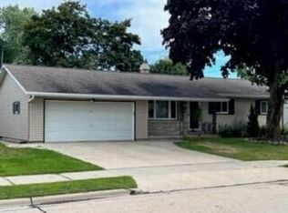 2920 42nd St, Two Rivers, WI 54241