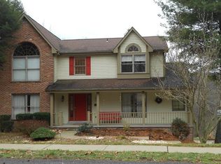 10138 Woodbury Dr, Wexford, PA 15090