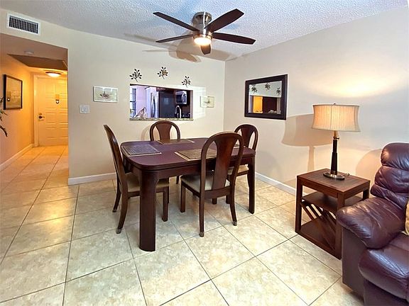 5th image of 1000 NW Colony Point Circle #204