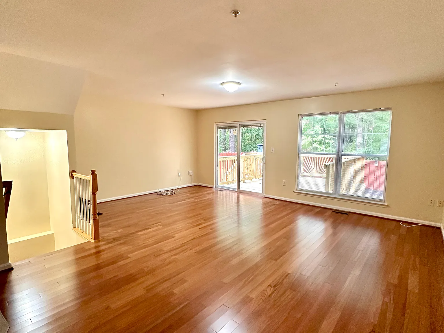 3 bed, 2.5 bath, 1852 sqft, $2,950 — Photo 2