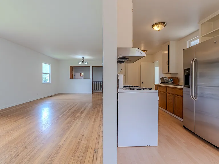 463 Talbot Ave — Photo 3