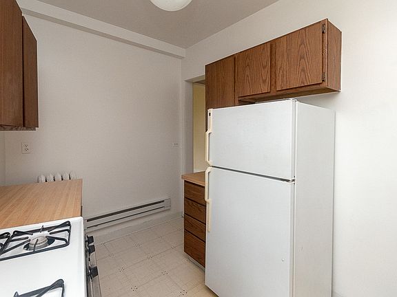 4th image of 434 W Belden Ave #D70