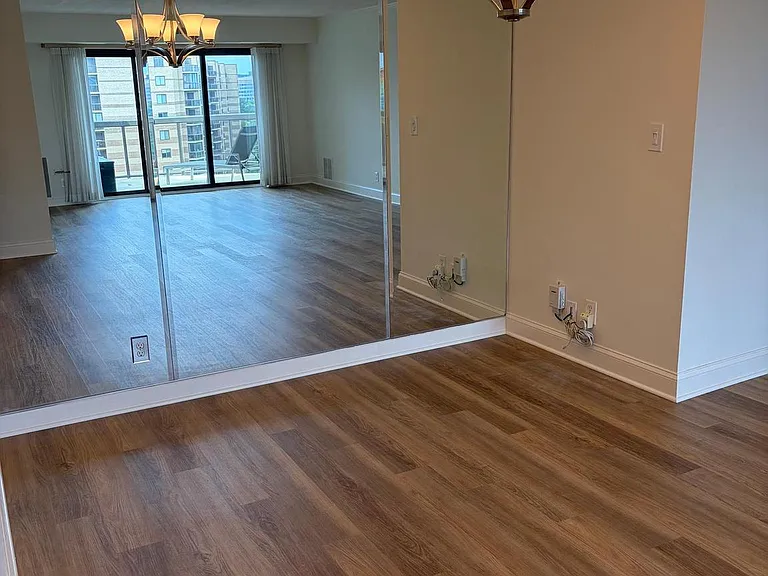 8370 Greensboro Dr #1019 — Photo 7