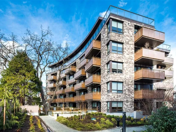 1201 Fort St #305, Victoria, BC V8V 4R2
