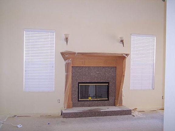 Living rm/w fireplace