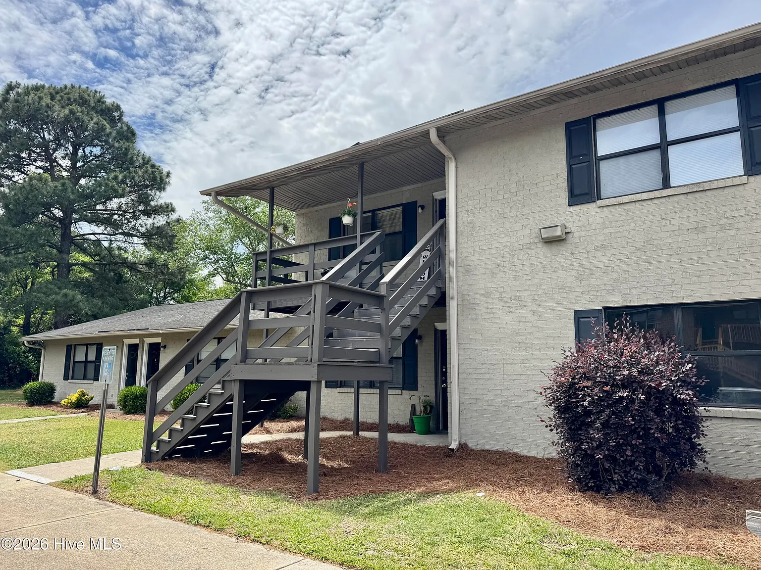 1 bed, 1.0 bath, $699 — Photo 1