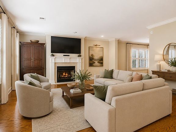 5th image of 1020 Murray Hill Ln