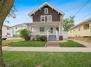 112 11th St NW, Cedar Rapids, IA 52405