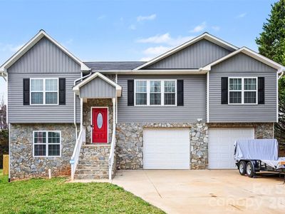 2061 Gary Ln, Hickory, NC, 28602