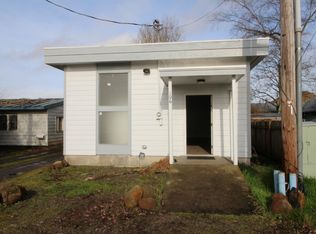 106 W Third St, Amity, OR 97101