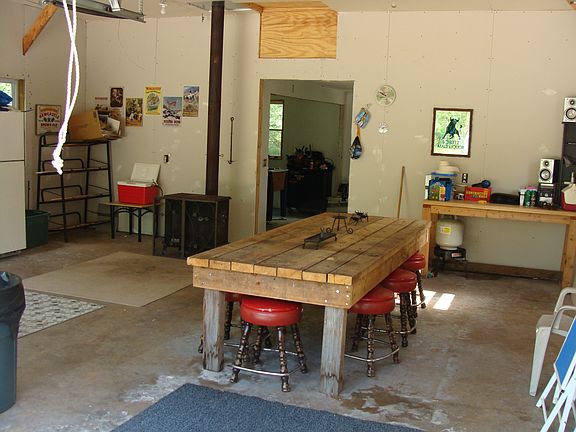 Garage/Entertainment area