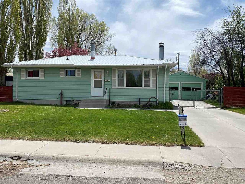 1st image of 921 Mary Anne Dr