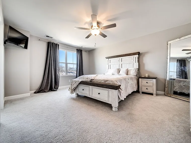 352 Banbury Dr — Photo 13