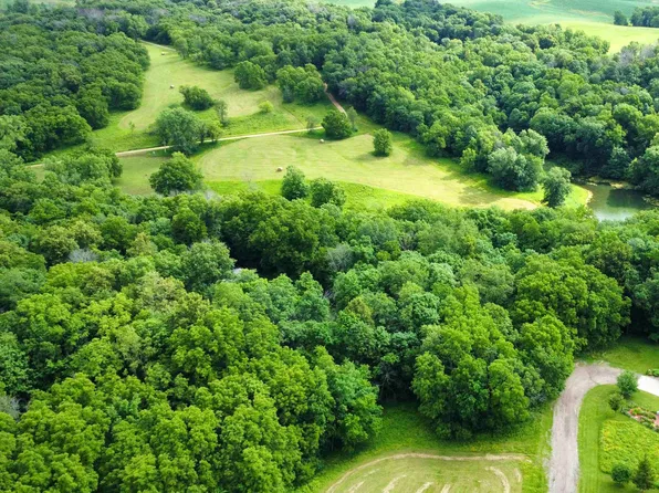 17 & 18 Crane Ct, Monmouth, IA 52309