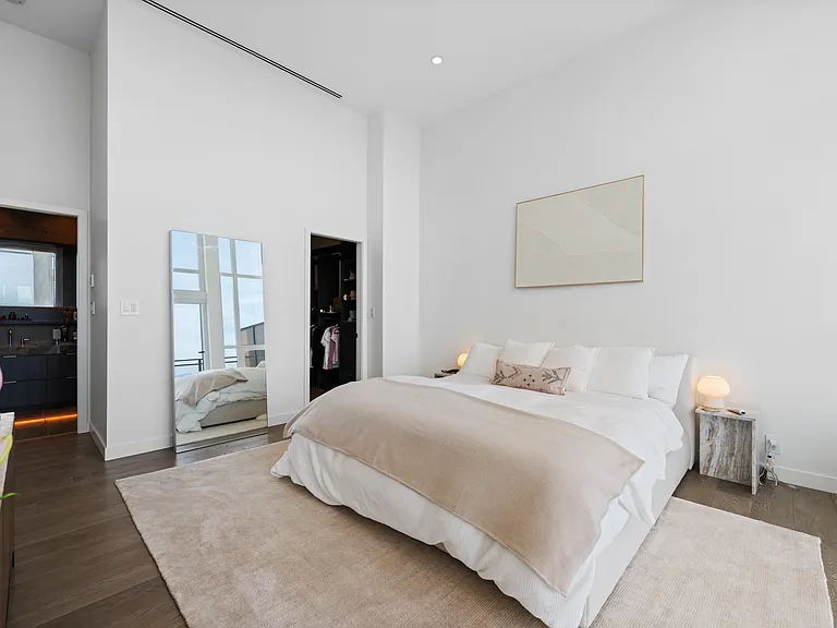 125 E 14th St #2403 — Photo 36