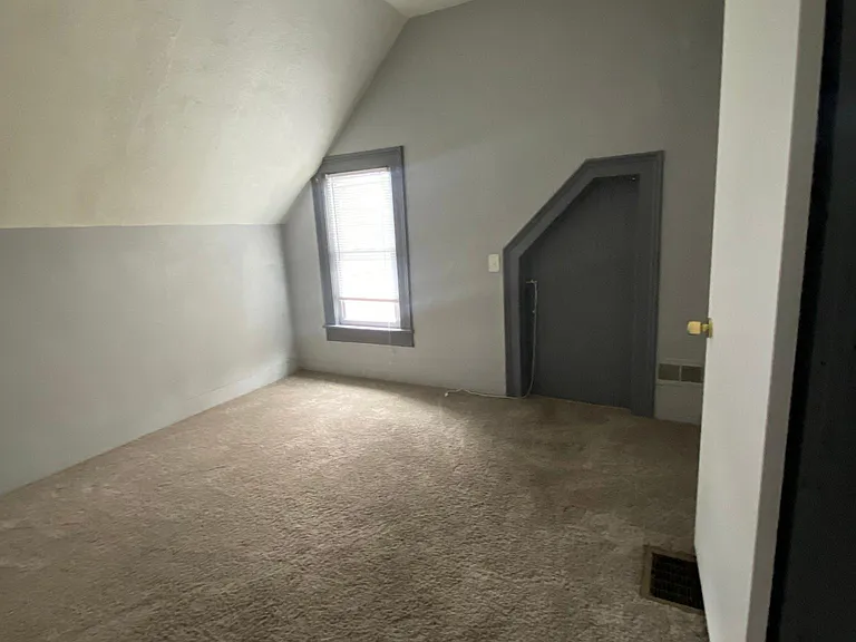 1124 Jefferson St — Photo 17