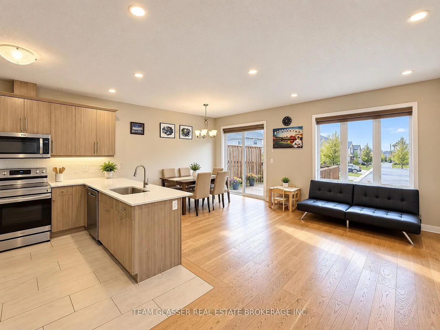 4 bed, $2,600 — Photo 4