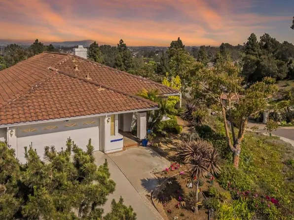 221 Via Tierra, Encinitas, CA 92024