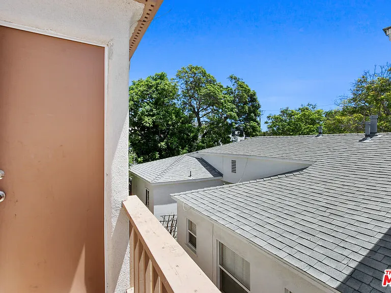 1335 Roxbury Dr #1337-1/2 — Photo 7