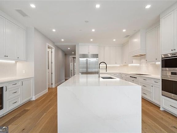 4th image of 2520 Peachtree Rd NW #403