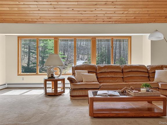 4th image of 31 Deer Ridge Road