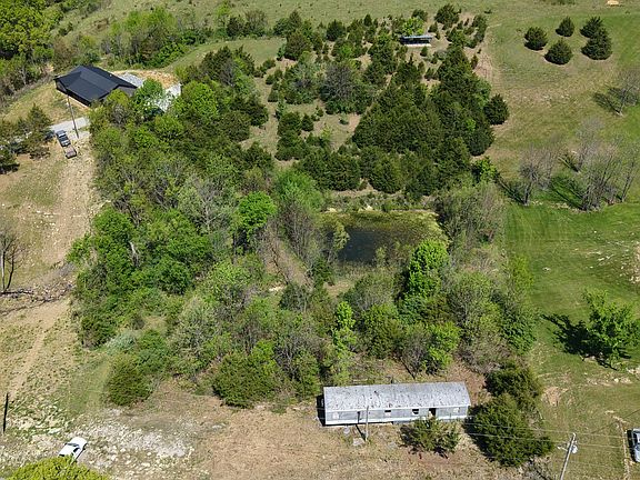 3rd image of 495 Newton Rd