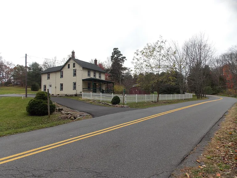 270 Wellington Rd — Photo 3