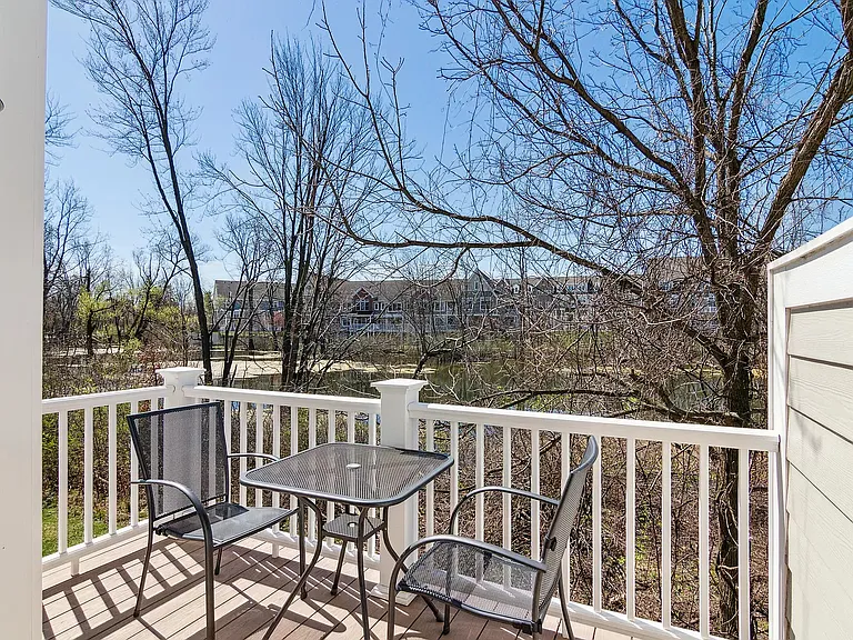2535 W Towne St — Photo 27