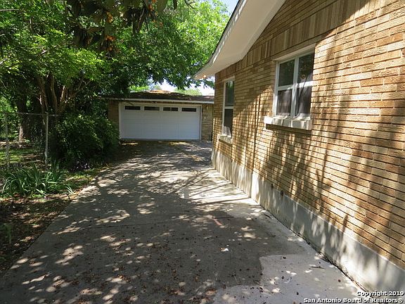 3rd image of 211 Linda Dr
