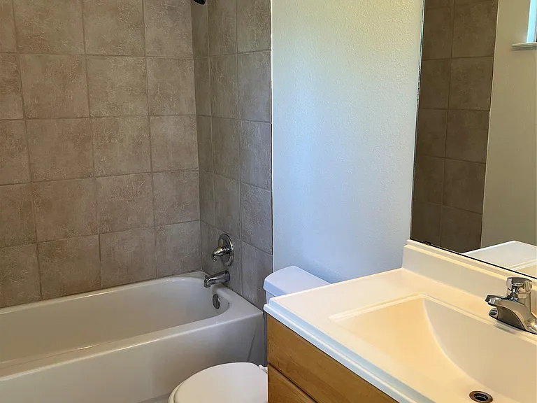 1105 Advance St — Photo 19