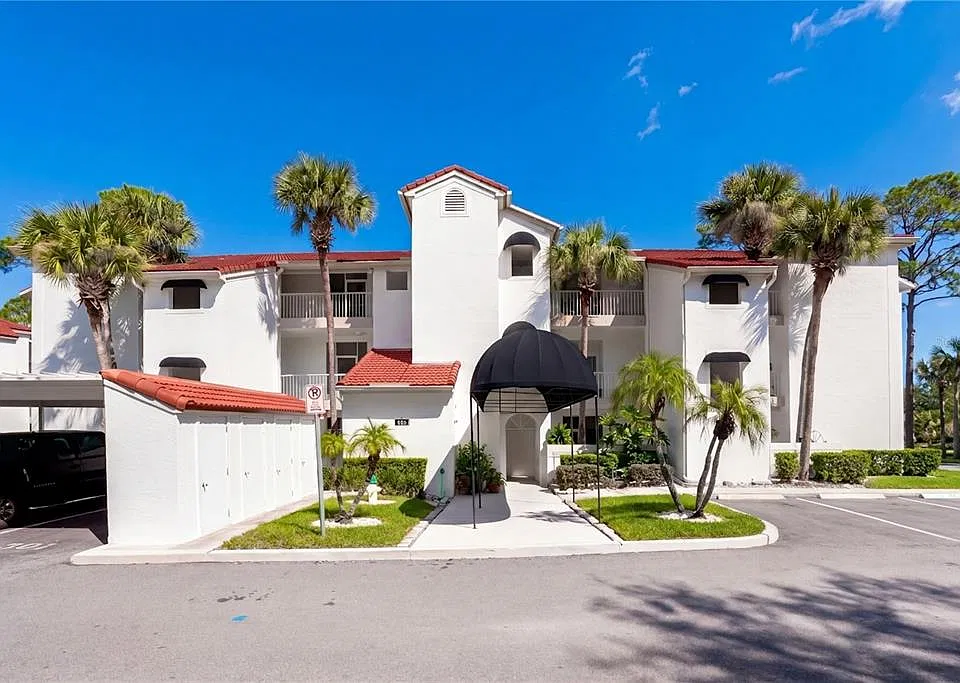 459 Hamptoncrest Cir #103