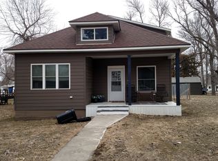 211 E Field Ave, Roslyn, SD 57261