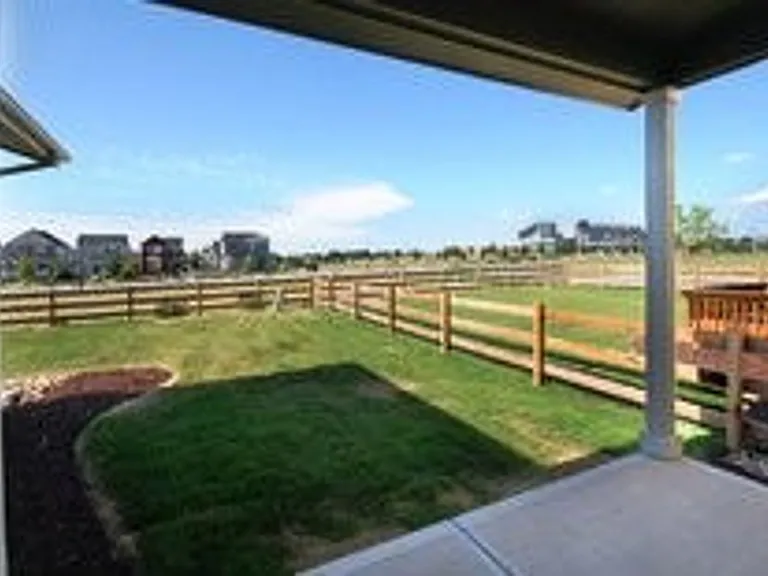 2127 Cocklebur Ln — Photo 9