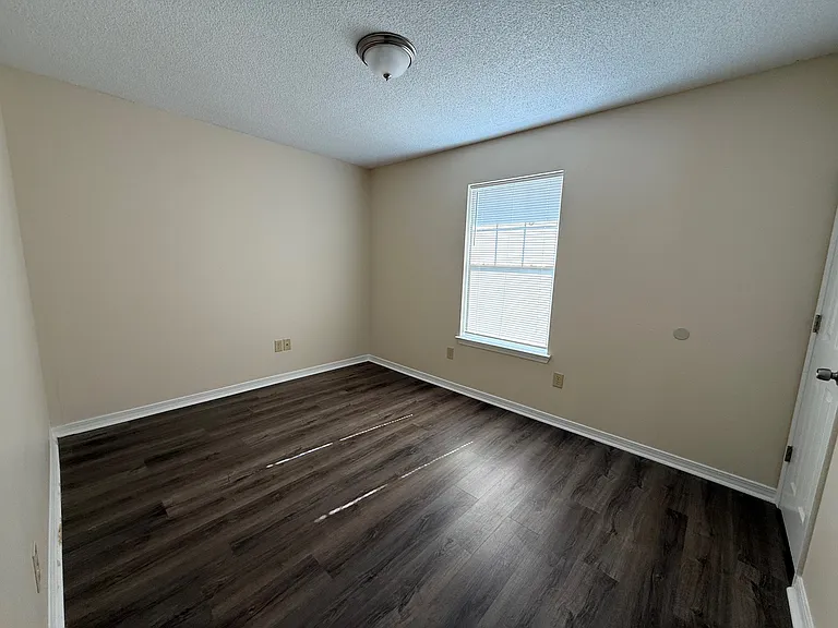 2150 W Belmont St — Photo 6