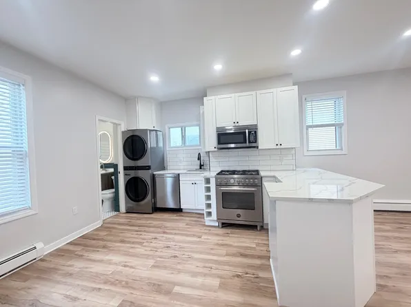 40 Westervelt Place image 3 of 16