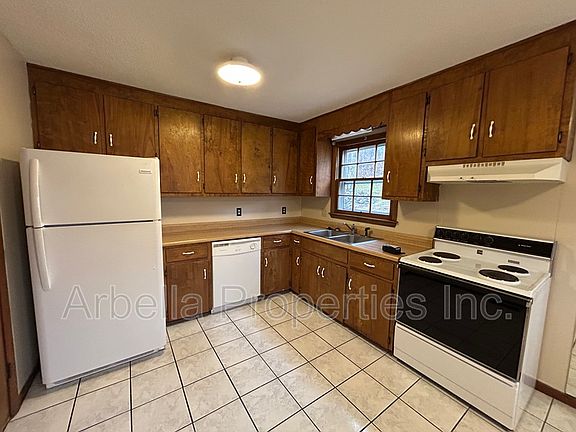 5th image of 126 Sycamore Dr