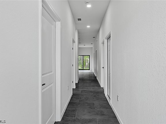 2nd image of 603 Hawthorne Ave S