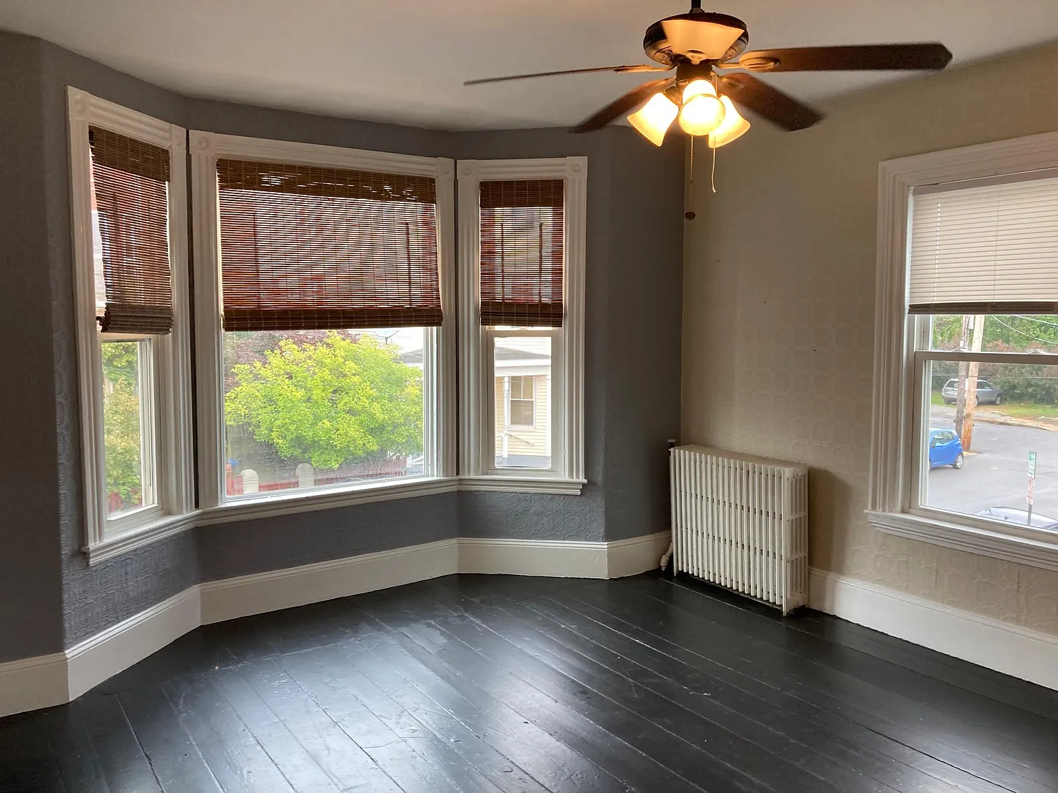 54 Sheridan St — Photo 3