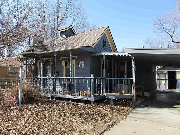 2nd image of 305 N Summit St