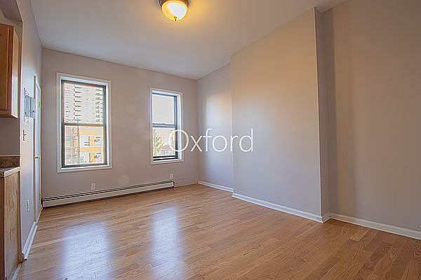 2nd image of 893 Cauldwell Ave #1A