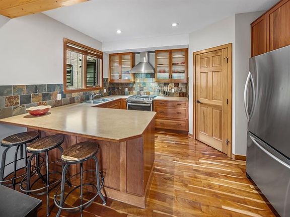 4th image of 813 S 5th St #4