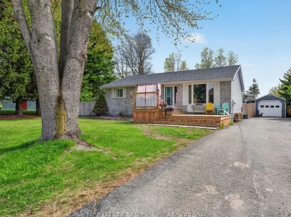 26 Dollar Cres, Greater Napanee, ON K7R 3K7