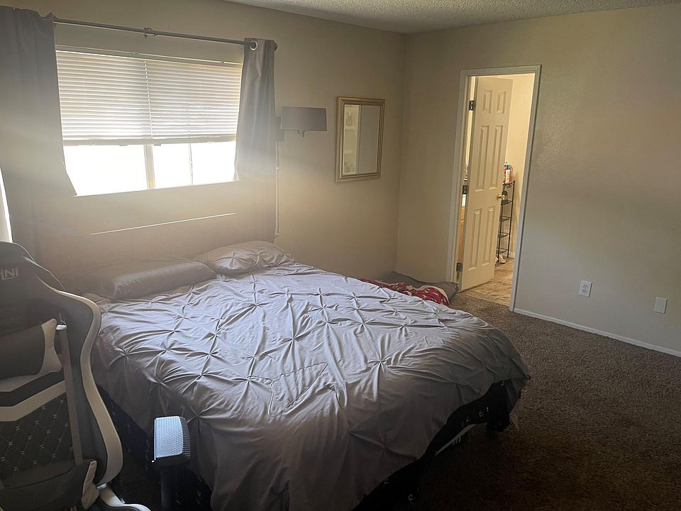 2nd image of 1020 E Margarita Rd