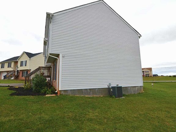 5th image of 1197 Woods End Ln
