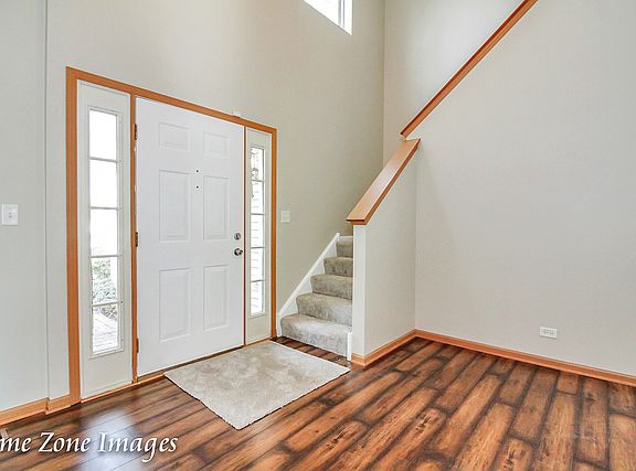 2nd image of 2716 Stonebridge Dr