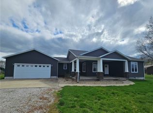 3286 Red Stripe Rd, Salem, IL 62881