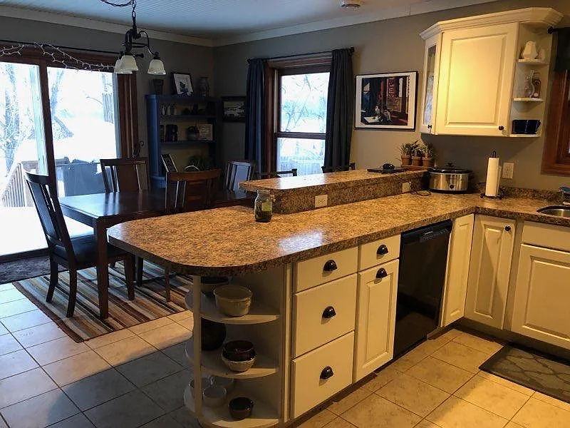 kitchen/dining