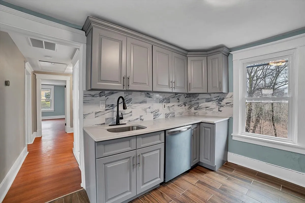 2 bed, 874 sqft, $3,100 — Photo 4